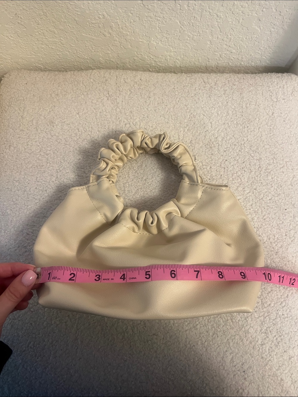 A&F Ruched Handle Handbag - Picture 5 of 7